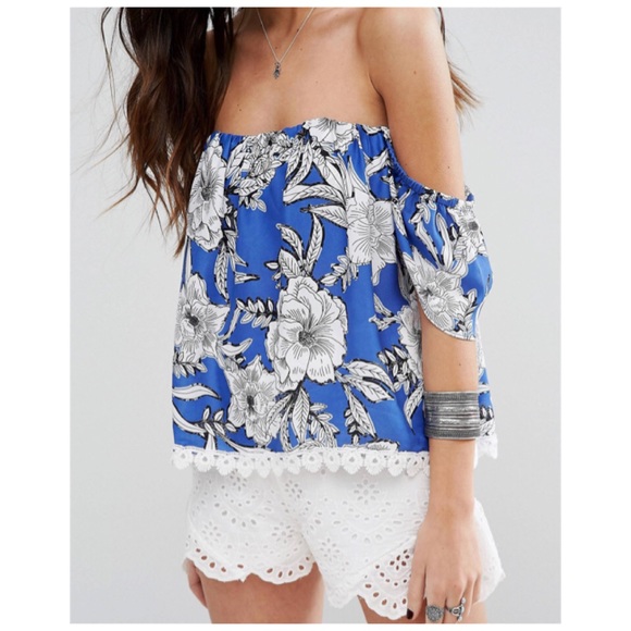 Lovers + Friends Life’s A Beach Top - Picture 2 of 7